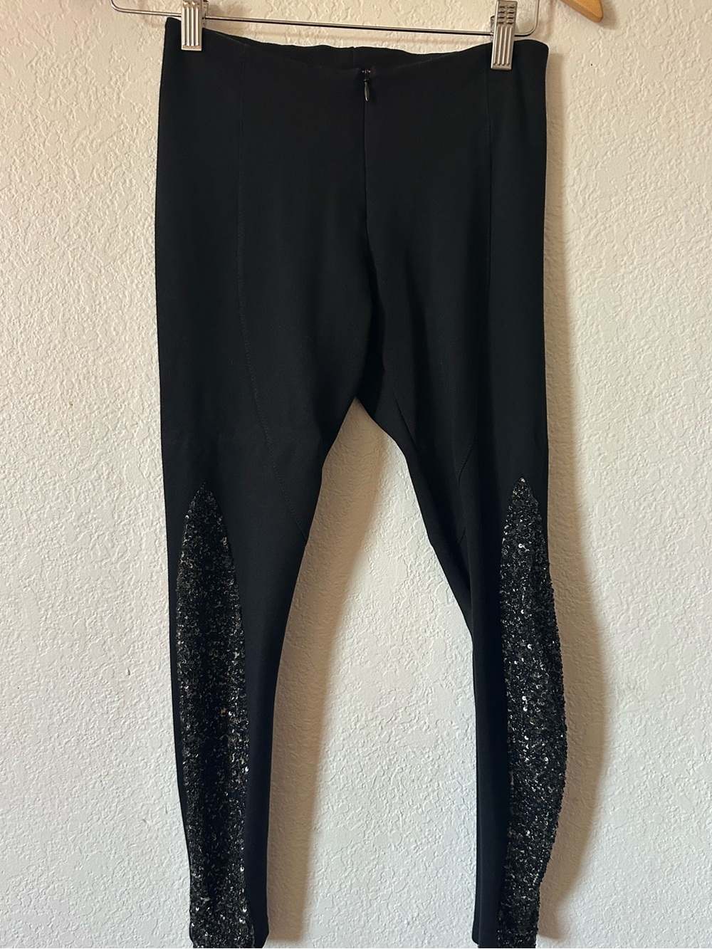 Alice + Olivia Black Sequin Accent Slim Fit Ponte Pants Size 4